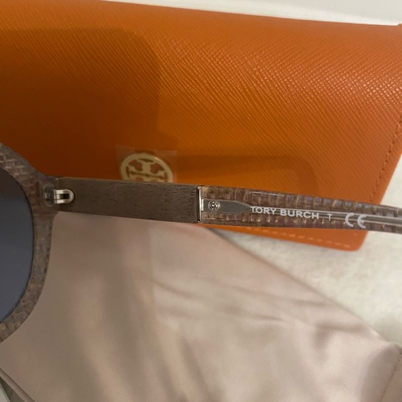 Tory Burch sunglasses main image 4
